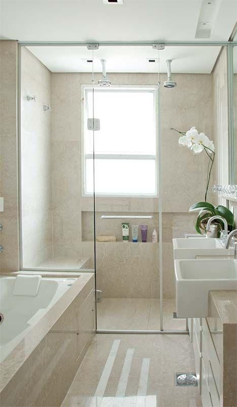30 douches au plafond qui transforment l'aspect des salles de bains