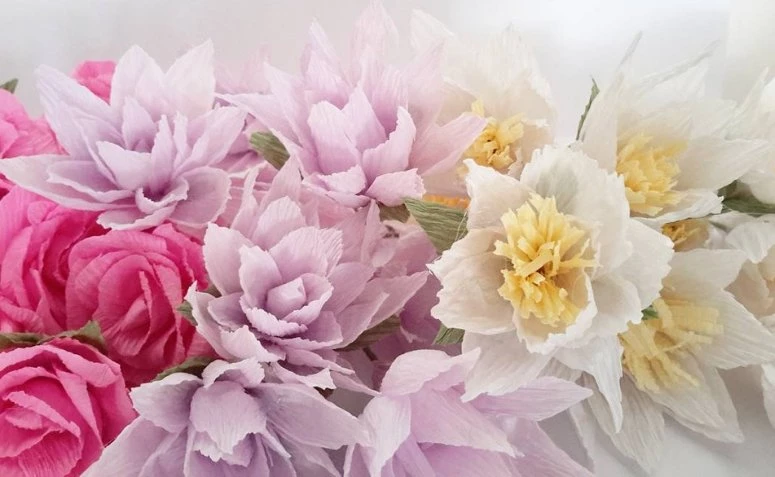 კრეპის ქაღალდის ყვავილი: 50 მოდელი და გაკვეთილი გარემოს გასალამაზებლად