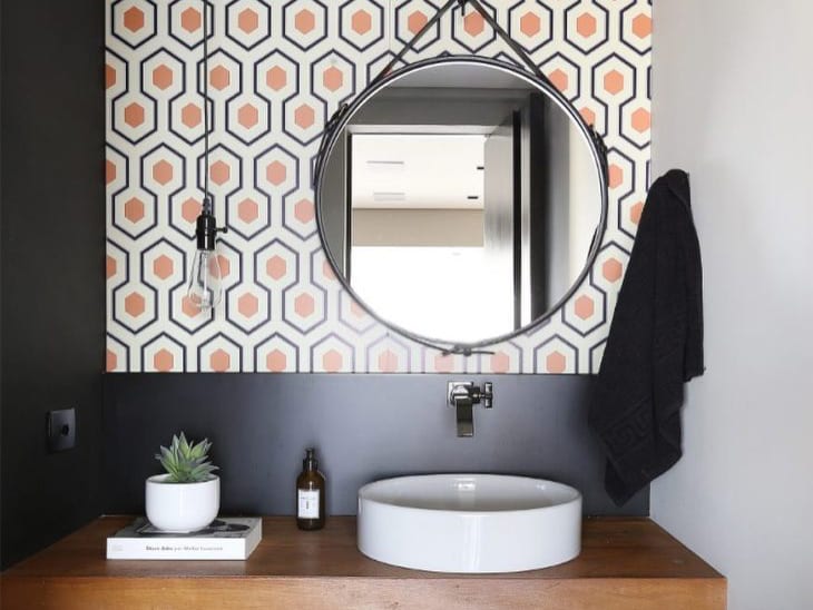 浴室中的壁纸：55种美丽的选择，实用的改造