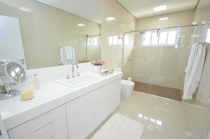 Бело купатило: 75 идеја за декорацију које можете имати код куће
