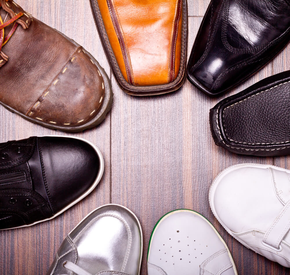 素材や生地が異なる靴のお手入れ方法について