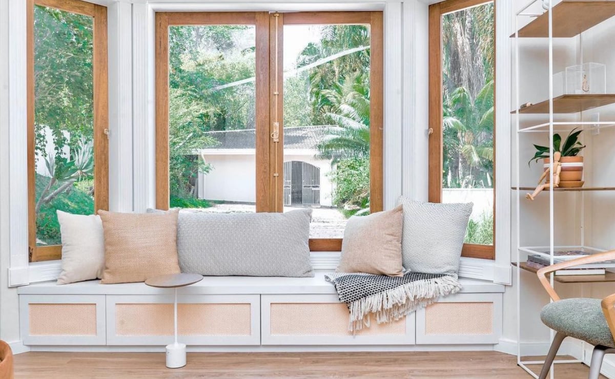 Залив прозорец: шармот на викторијанската архитектура во вашиот дом прозорец
