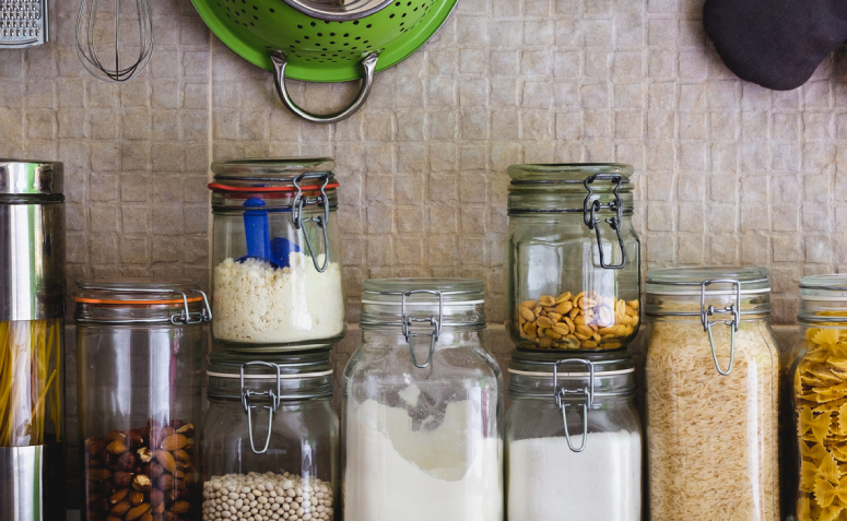 Mutfak düzenleyicileri: her şeyi düzenli tutmak için ipuçları