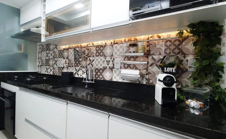 Adhesivo de parede para a cociña: transforma a túa casa sen romper
