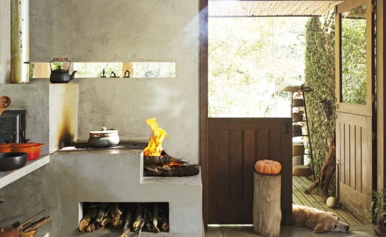 Køkken med brændeovn: 95 rustikke og charmerende ideer