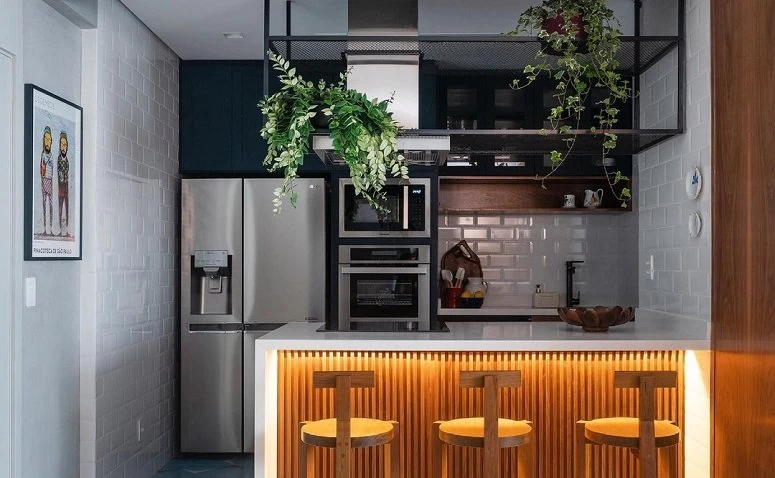 तुमची जागा ऑप्टिमाइझ करण्यासाठी 70 अपार्टमेंट किचन कल्पना