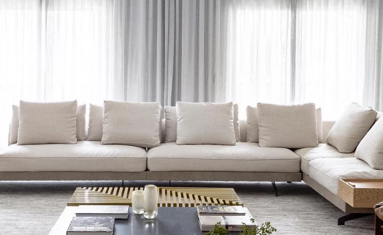 60 modeli dużych sof, które są przestronne i stylowe