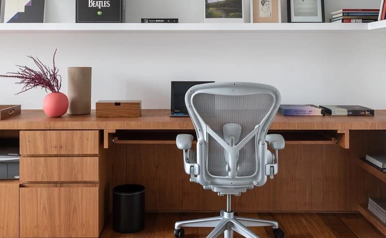 20 foto kursi kantor di rumah dan tips untuk bekerja dengan nyaman