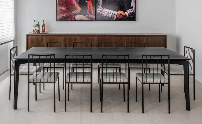 40 црних модела столова за елегантну трпезарију
