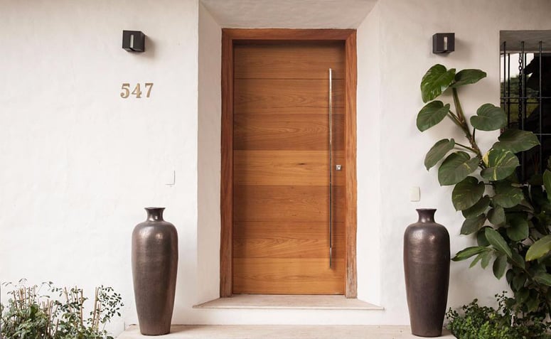 သင့်အိမ်ကို ပြောင်းလဲရန်အတွက် သစ်သားတံခါးများ မော်ဒယ် 80