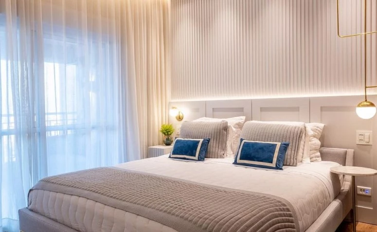 Petua dan idea pencahayaan bilik tidur yang menghiasi dengan kehangatan