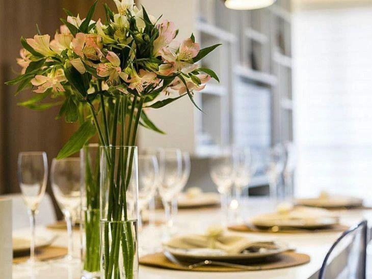 55 table arrangements with the power to make any room special