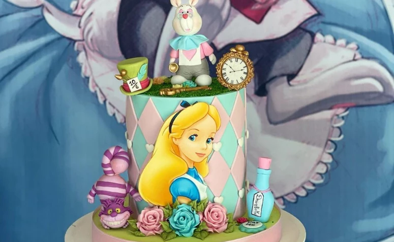 60 gambar kek Alice in Wonderland untuk hari lahir anda