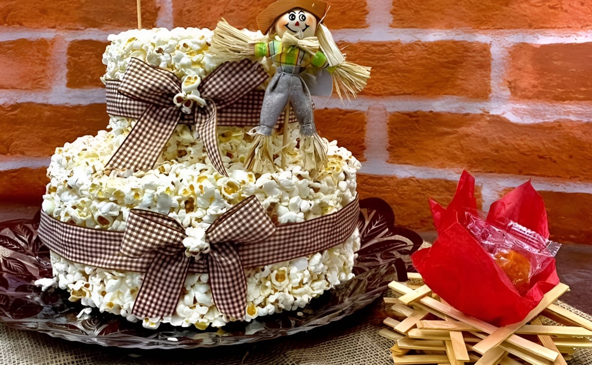 Tort de floricele de porumb: 70 de idei și tutoriale delicioase pentru petrecerea ta
