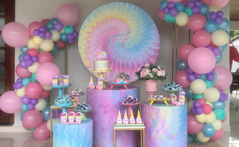 60 de fotografii colorate de petrecere tie-dye pentru cei cu stil