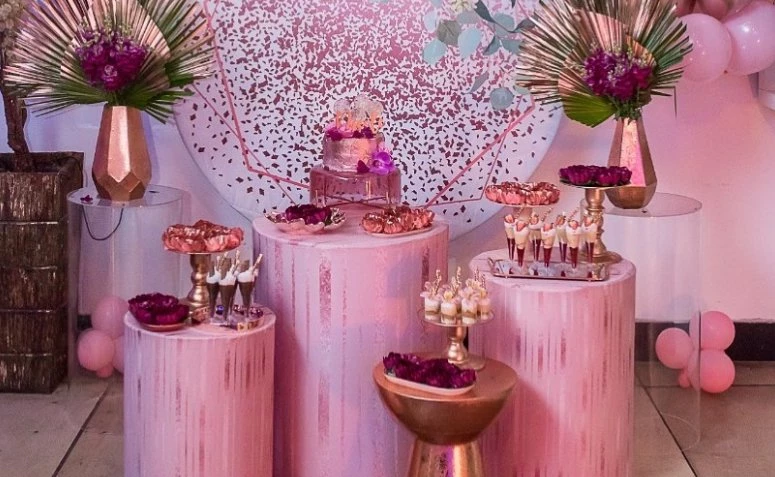 Rožinio aukso vakarėlis: 30 idėjų, kaip švęsti šią spalvą