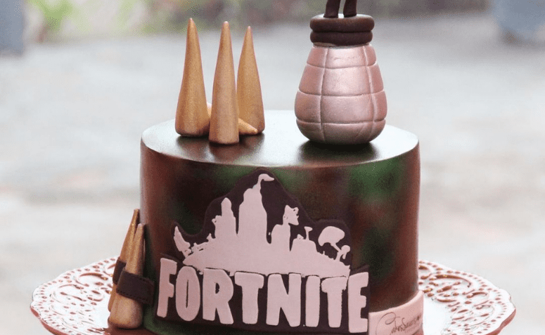 60 fotos de pastís de Fortnite per a una festa digna d'un campió