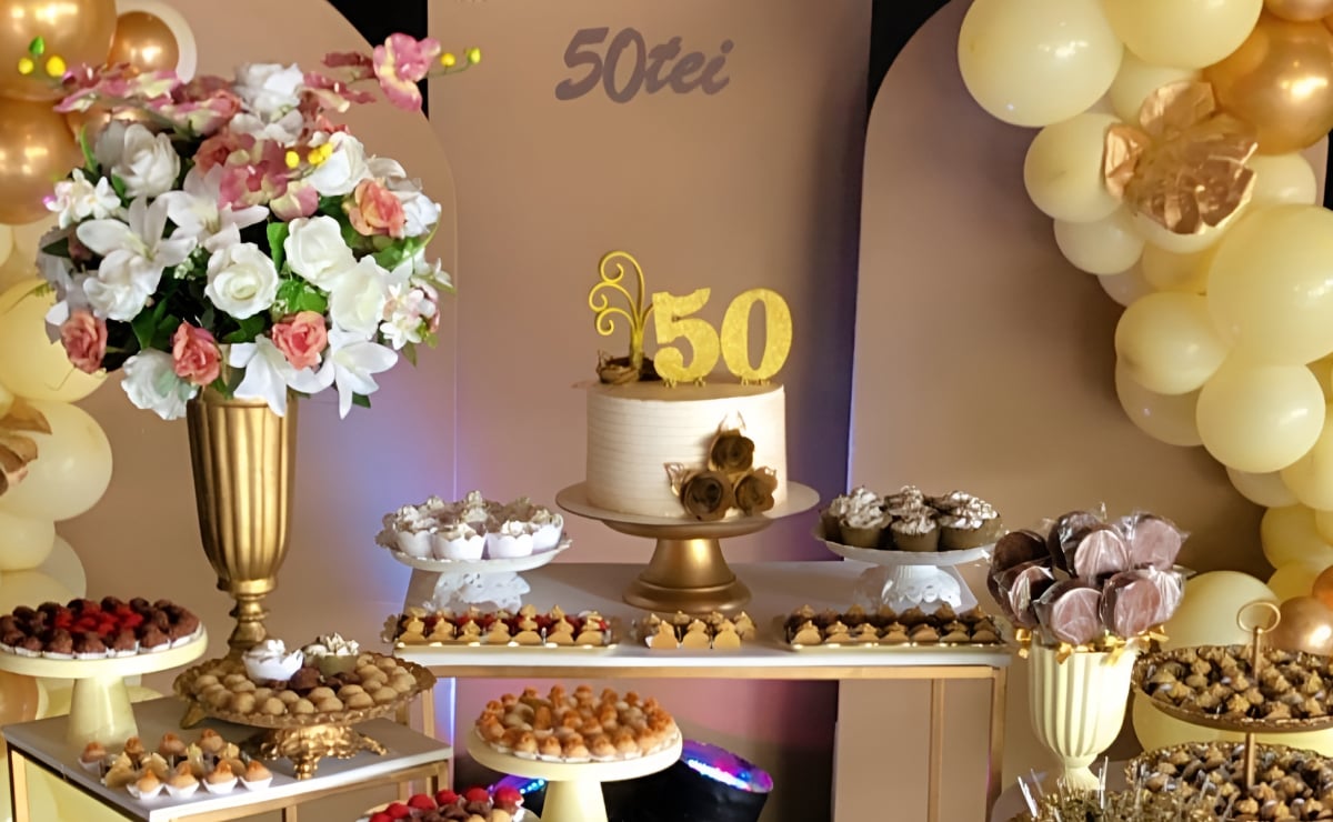 50 ویں سالگرہ کی تقریب: بہت زیادہ منانے کے لیے تجاویز اور 25 خیالات