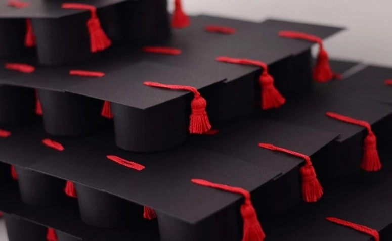 Quà lưu niệm tốt nghiệp: 70 ý tưởng và hướng dẫn để biến khoảnh khắc thành vĩnh cửu
