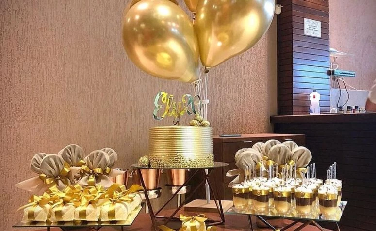 Златна торта: 90 шаблони за да ја прилагодите вашата забава со стил