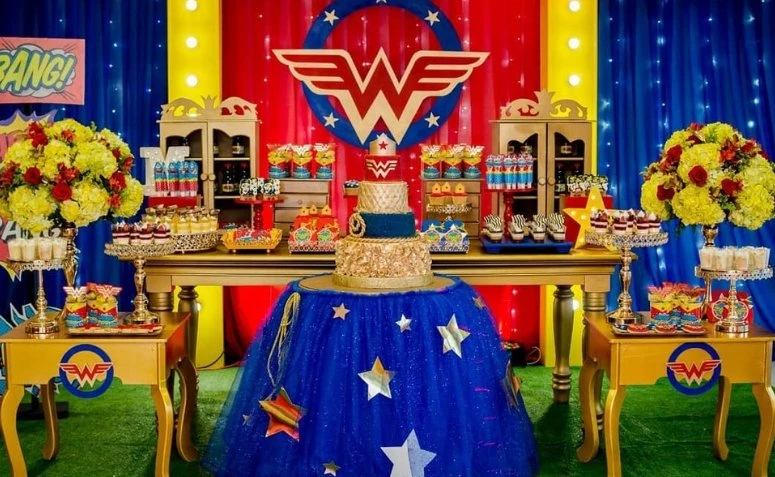 Wonder Woman party: tutoriale i 70 pomysłów na zrobienie własnego