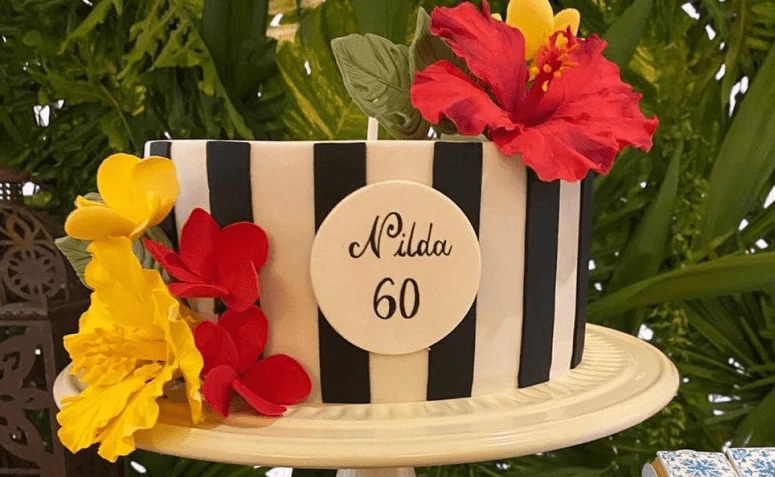 60 فكرة كعكة عيد ميلاد 60 للاحتفال بدورة جديدة
