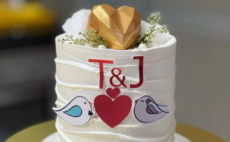 50 nuotraukų medvilninio vestuvių torto, skirto dvejiems santuokos metams švęsti