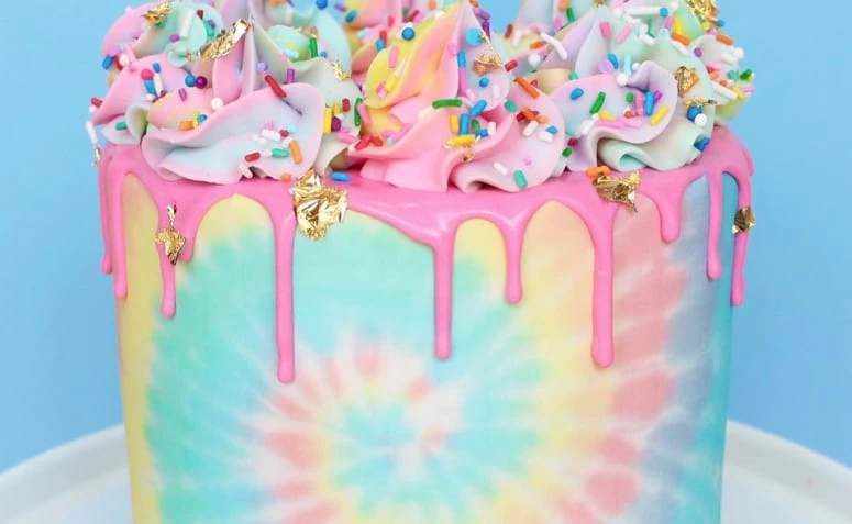 Tie-dye torta: 64 inspiracije iz trenda koji se vratio sa svime