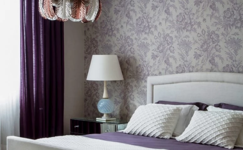 90 fioletowych zdjęć sypialni, aby wykorzystać całą magię tego koloru