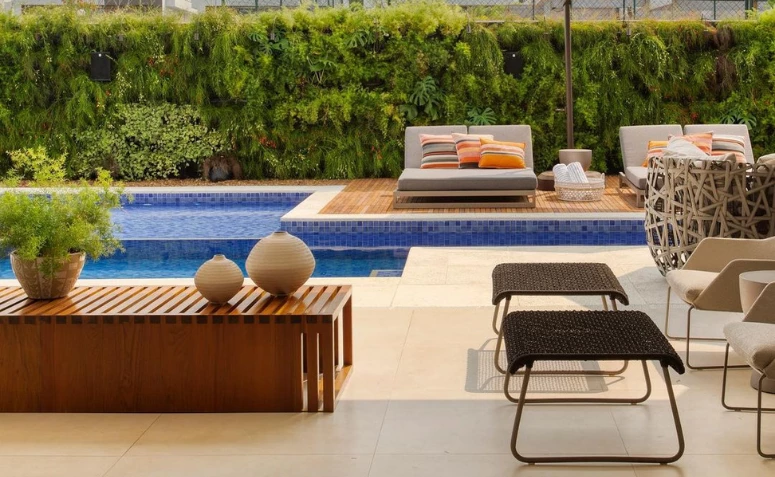 5 pool porcelain tile options and application tips