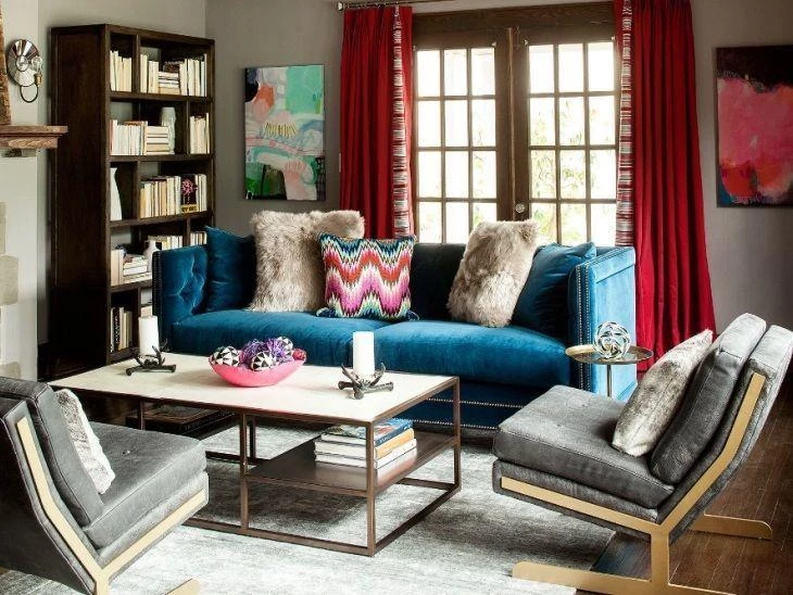 Kekuatan sofa warna-warni dalam dekorasi ruang tamu