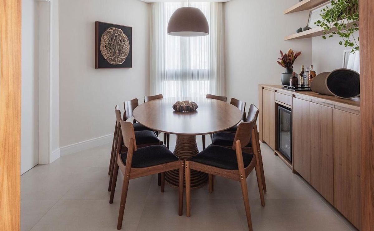 Professional tips for you to set up a small dining room